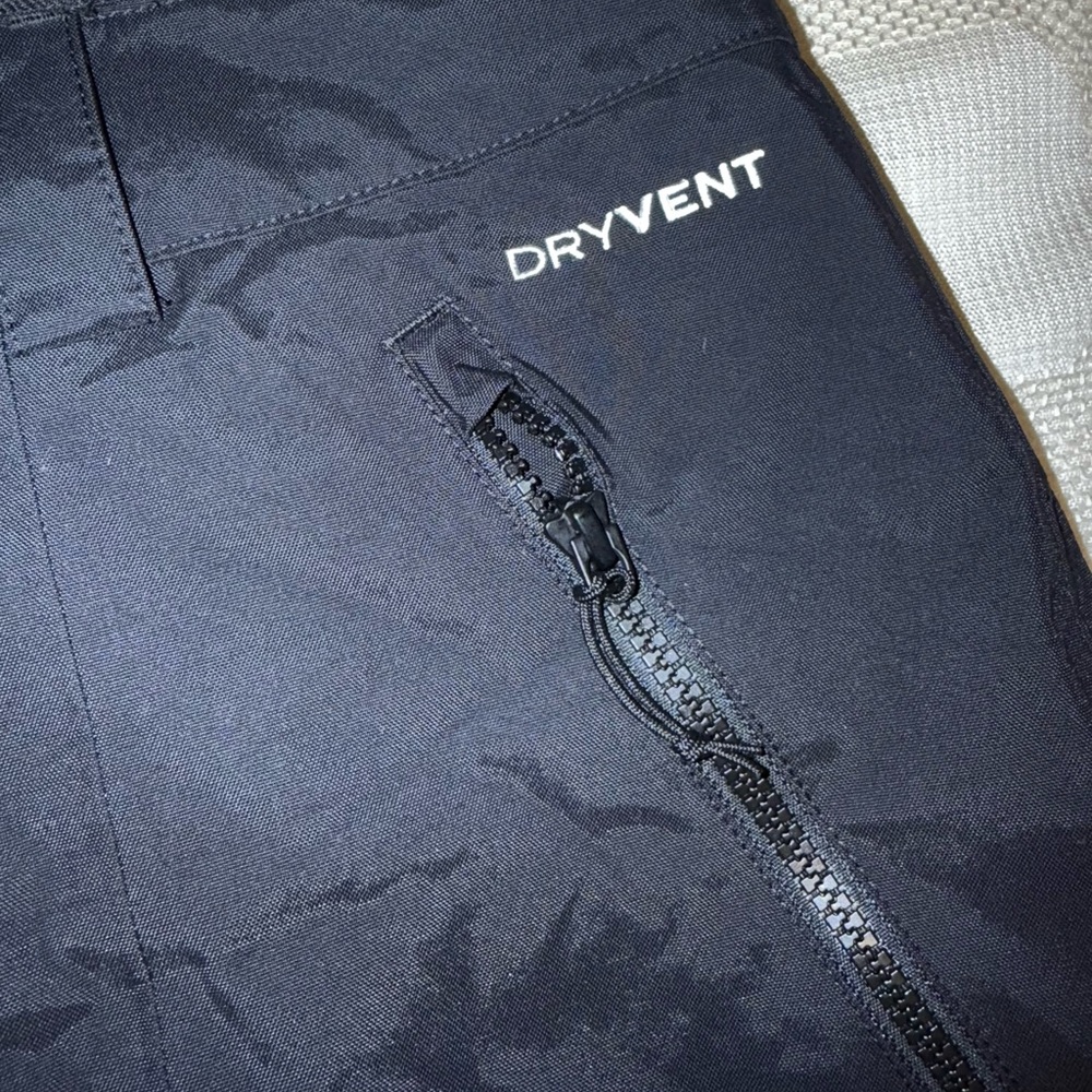The North Face Seymore ski pant. New with tags. - Picture 6 of 9